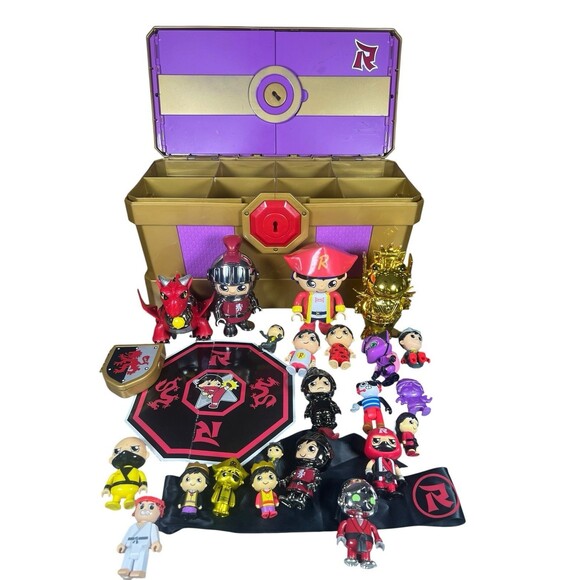 Ryan’s World Giant Mystery Chest Lot Figures Accessories Dragon Pirate Knight - Picture 1 of 14